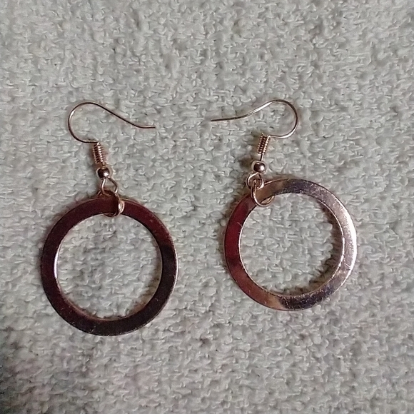 Goldtone circles wire dangle earrings - Picture 1 of 2
